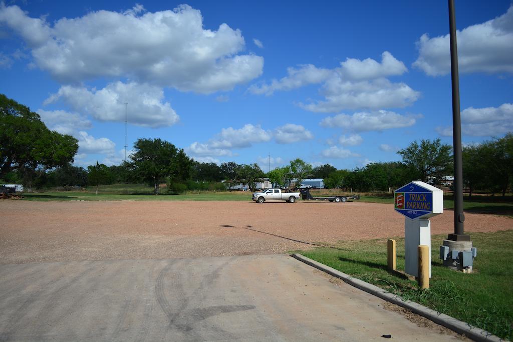 Executive Inn & Suites Cuero Luaran gambar